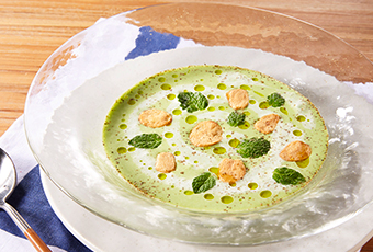 ブロッコリーとグリーンピースの冷製スープ